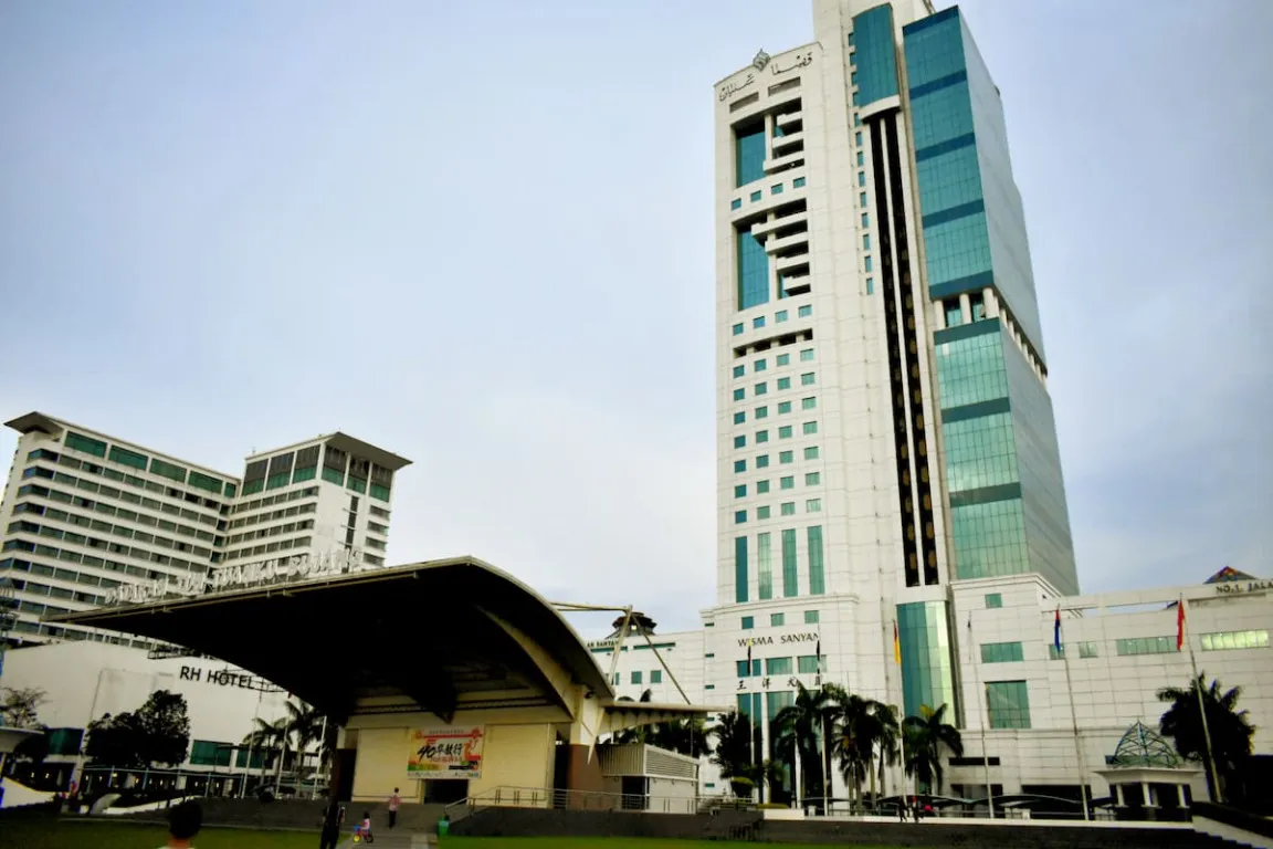 konstruksi bangunan komersial