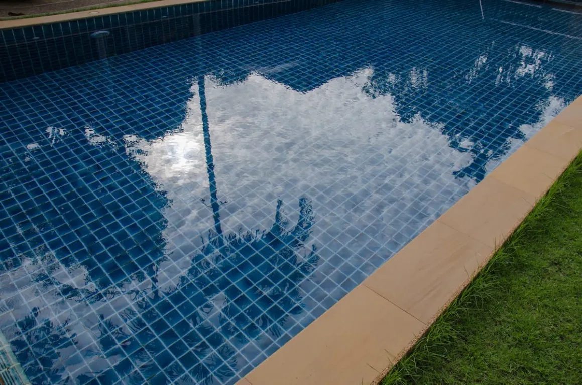 Waterproofing kolam renang Waterproofing kolam renang